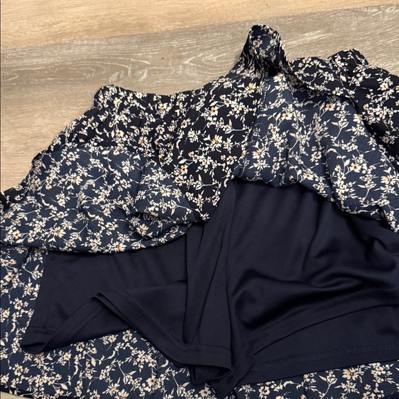She + Sky Navy Floral Mini Skirt - Picture 2 of 5